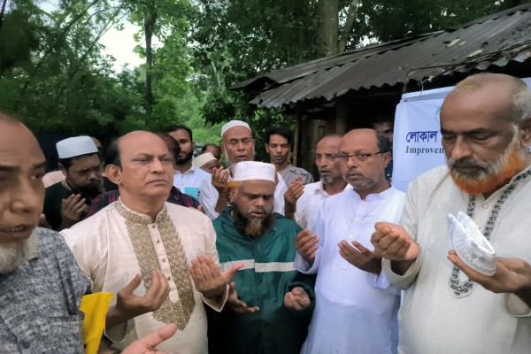 মরহুম জহুরুল হক চৌধুরীর নামে ধুরুং-দৌলতপুর সড়কটির  নামকরণ করেছেন এ,কে জাহেদ চৌধুরী