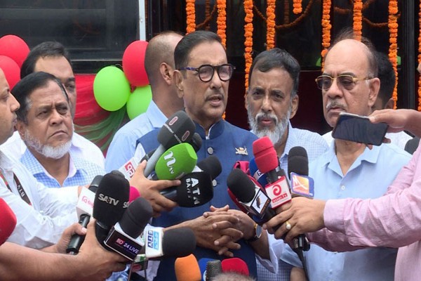 দুর্নীতি সরকারি কর্মকর্তারা করে রাজনীতিবিদরা করে না এটা বলা ঠিক নয়: কাদের