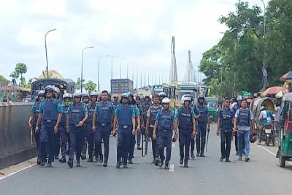 কমপ্লিট শার্টডাউন কর্মসূচিতে চট্টগ্রামে সতর্ক অবস্থানে পুলিশ-র‌্যাব-বিজিবি.