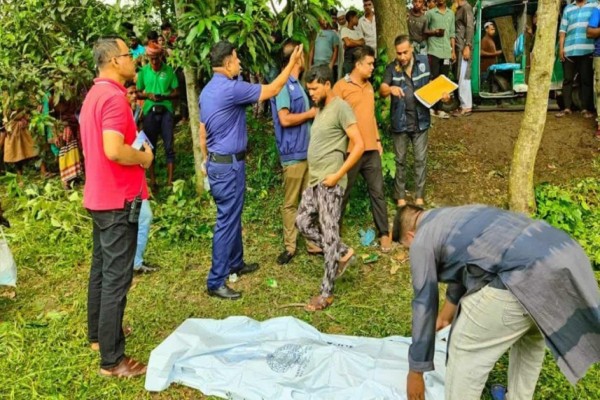 কুমিল্লায় সড়কের পাশে পড়ে ছিল অজ্ঞাত যুবকের ম-র-দে-হ