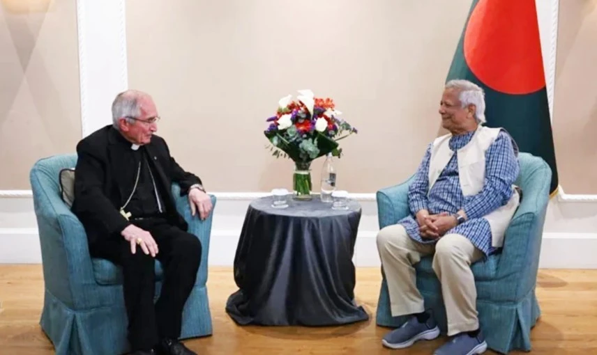 রোমে প্রধান উপদেষ্টা ড. ইউনূসের সঙ্গে ভ্যাটিকানের শীর্ষ নেতৃবৃন্দের সাক্ষাৎ