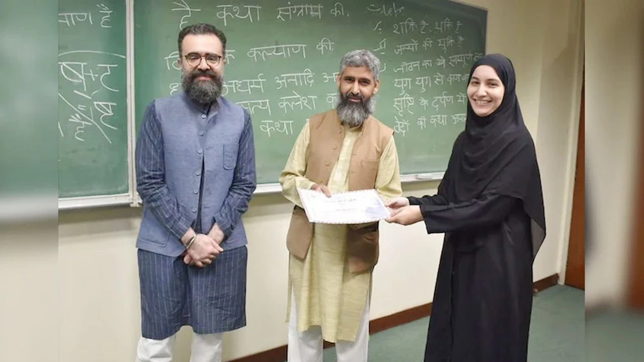 পাকিস্তানে এই প্রথম বিশ্ববিদ্যালয়ে কোর্সে ঢুকল সংস্কৃত, গীতা, মহাভারত